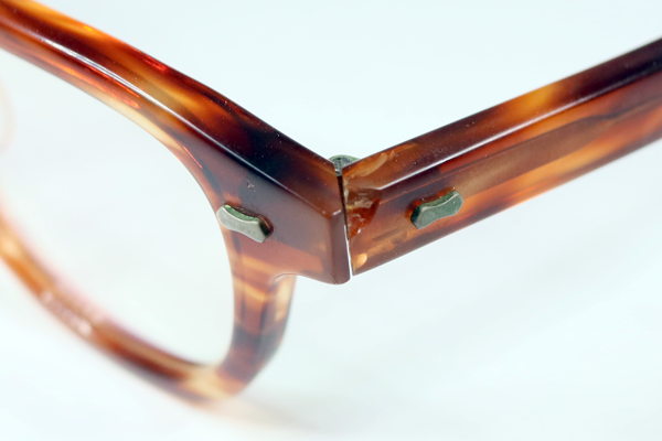 タートオプティカル　左テンプル部分復刻再生　全体研磨