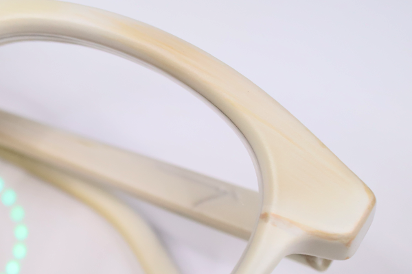 白山眼鏡店　マンモス牙めがね風塗装