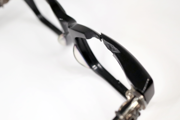 クロムハーツ　右リム上下割れ　欠損　修復再生