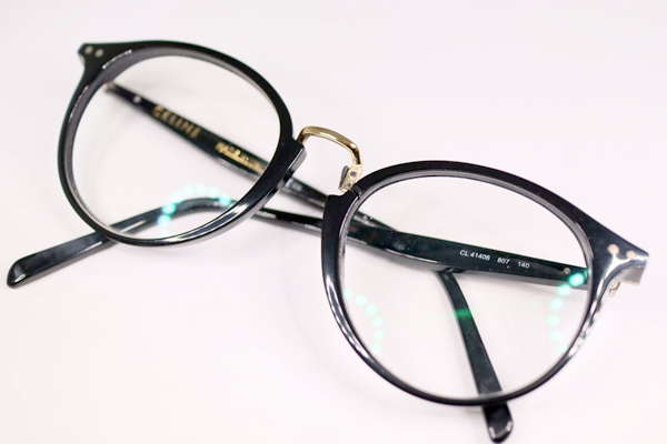 CELINE　左リム切れ　接着剤除去　修復再生