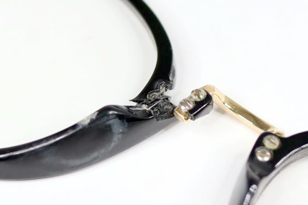 CELINE　左リム切れ　接着剤除去　修復再生