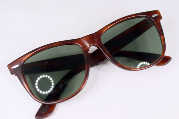 Ray-Ban  ウェイファーラー2　右テンプル丁番カシメ直し　修復再生
